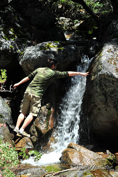 RJH_2475.JPG - Dave falls for the coolness.